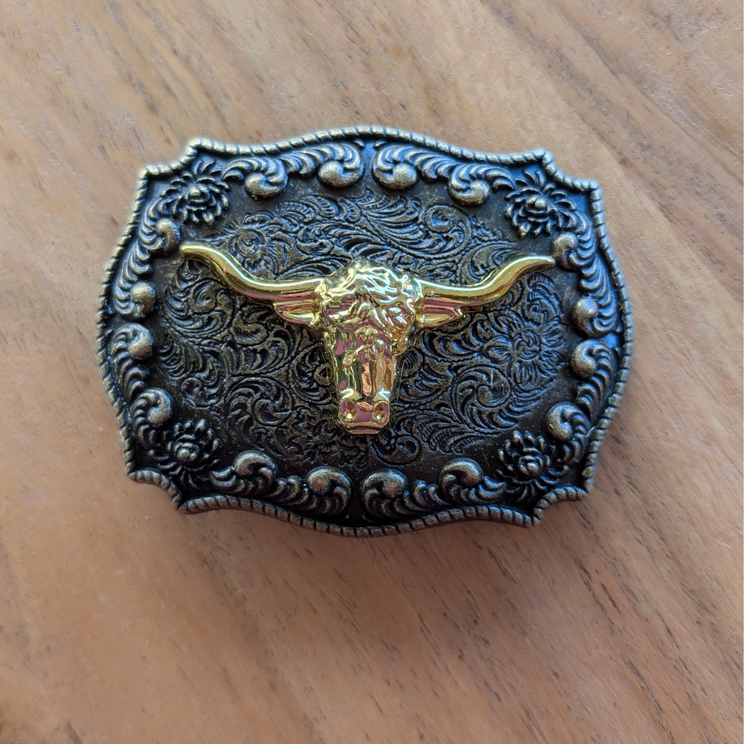 Cowgal Gifts Bull Buckle Gold