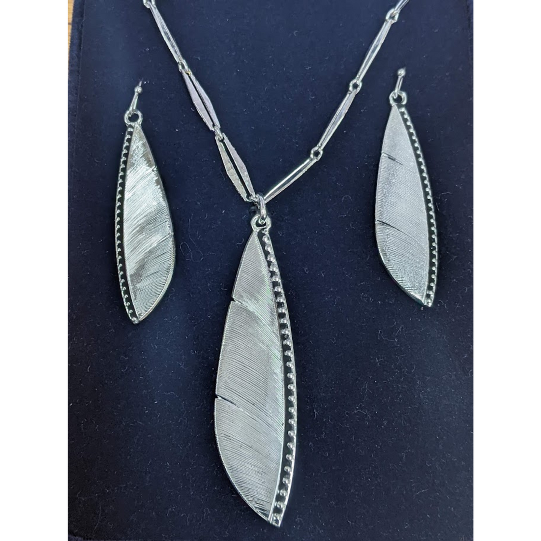 Montana Silversmiths Plume Feather Set