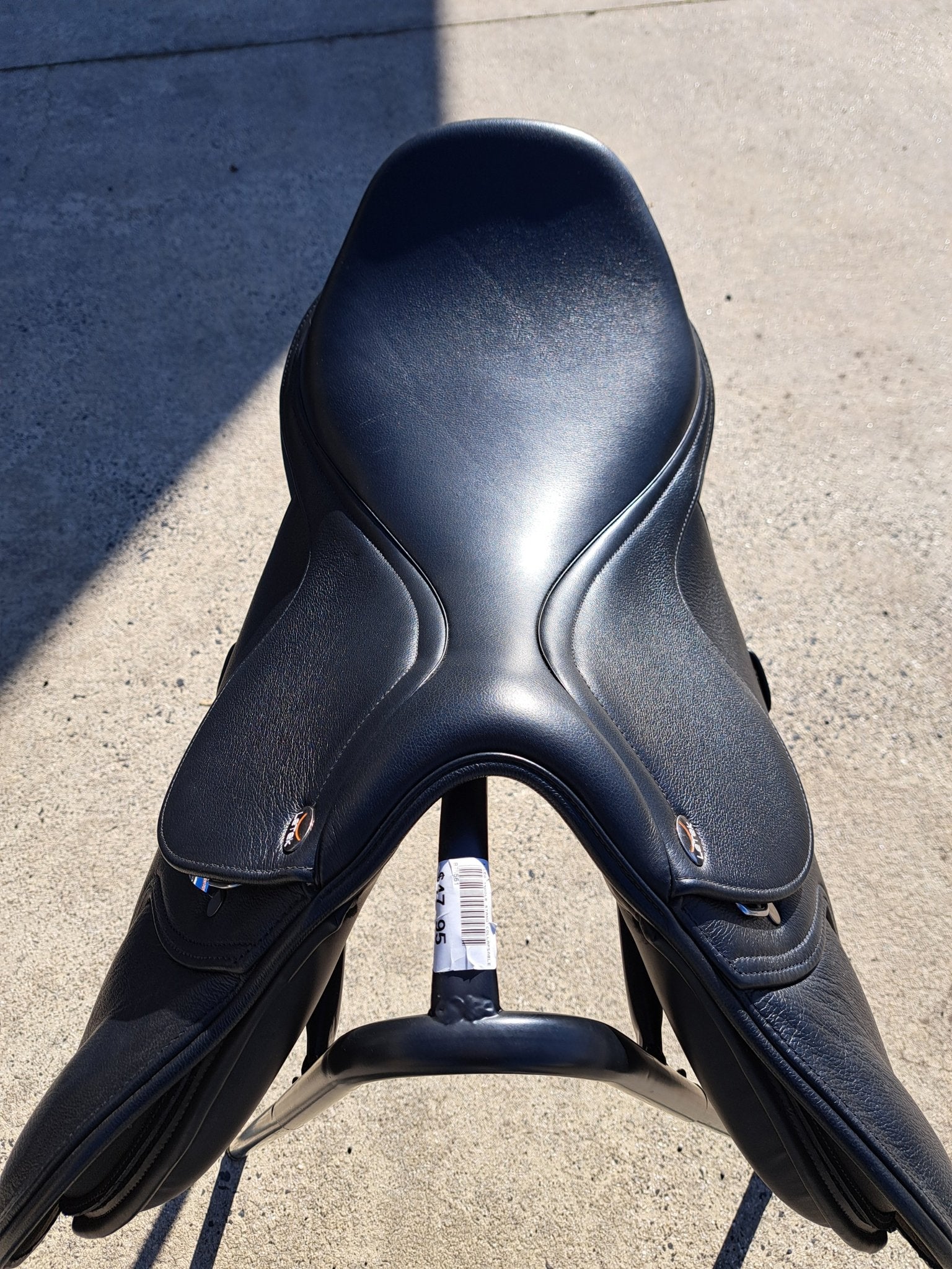 Letek Close Contact Jumping Saddle - Saddleworld Devonport