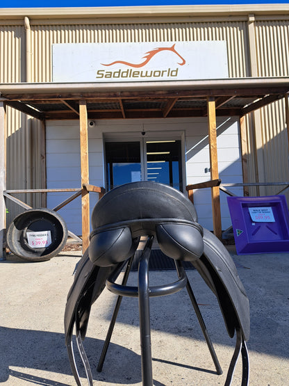 Trainers Mariel Dressage Saddle - DEMO MODEL
