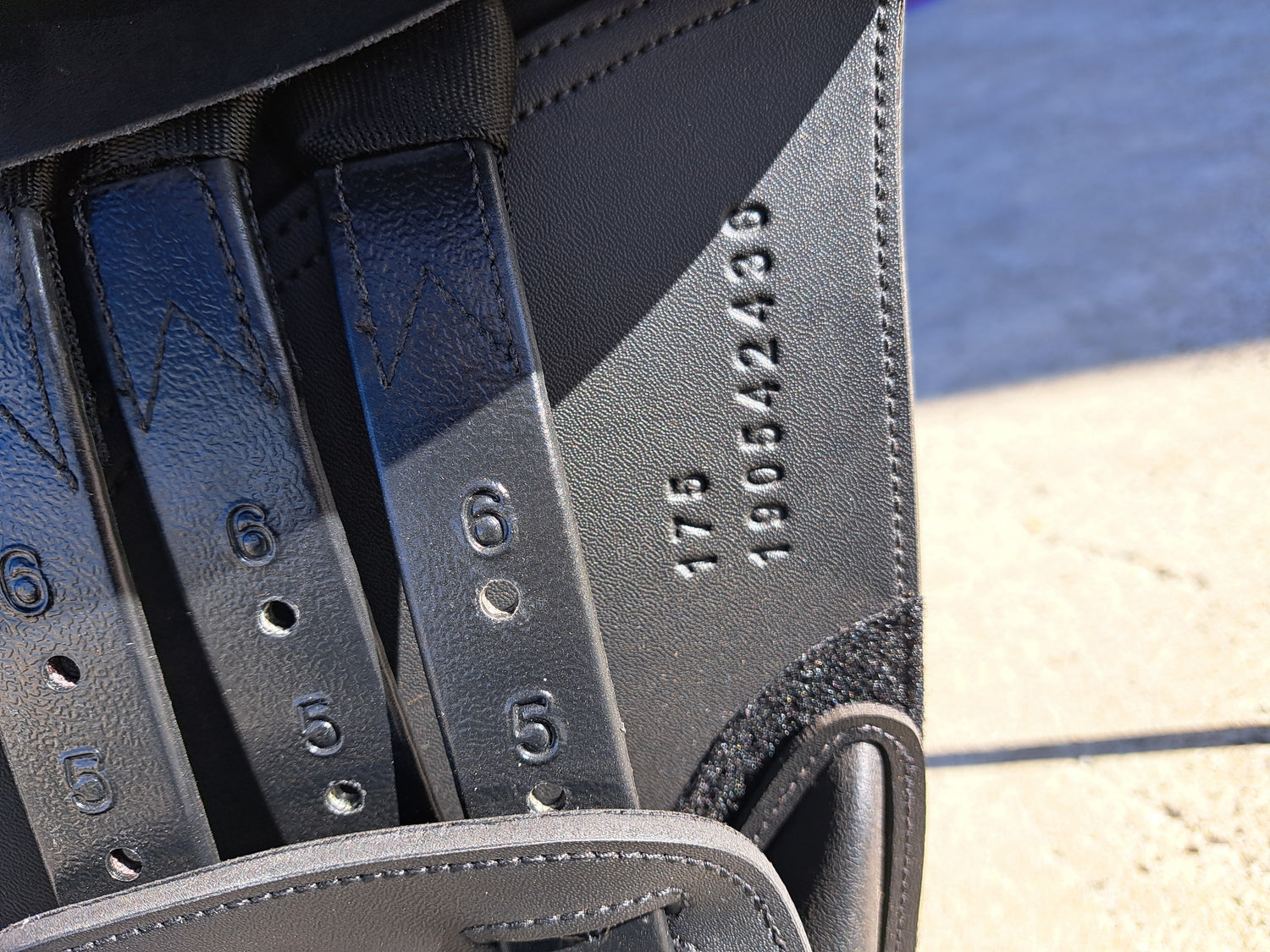 Letek Close Contact Jumping Saddle