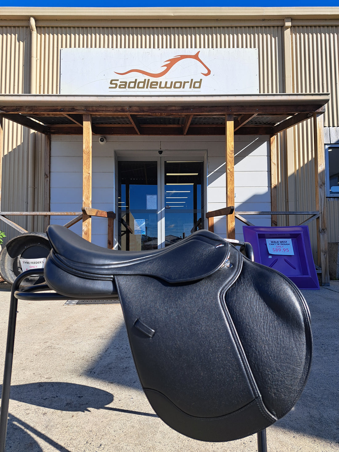 Letek Close Contact Jumping Saddle